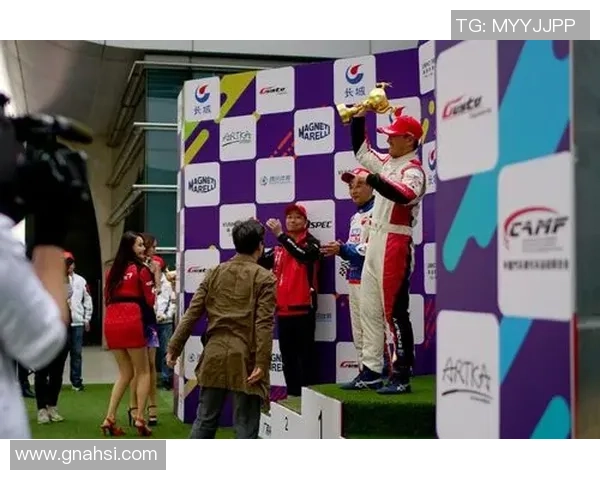 广州排球队在洲际杯中的默契配合展现团队实力与竞技精神 广州排球队在洲际杯中的默契配合展现团队实力与竞技精神